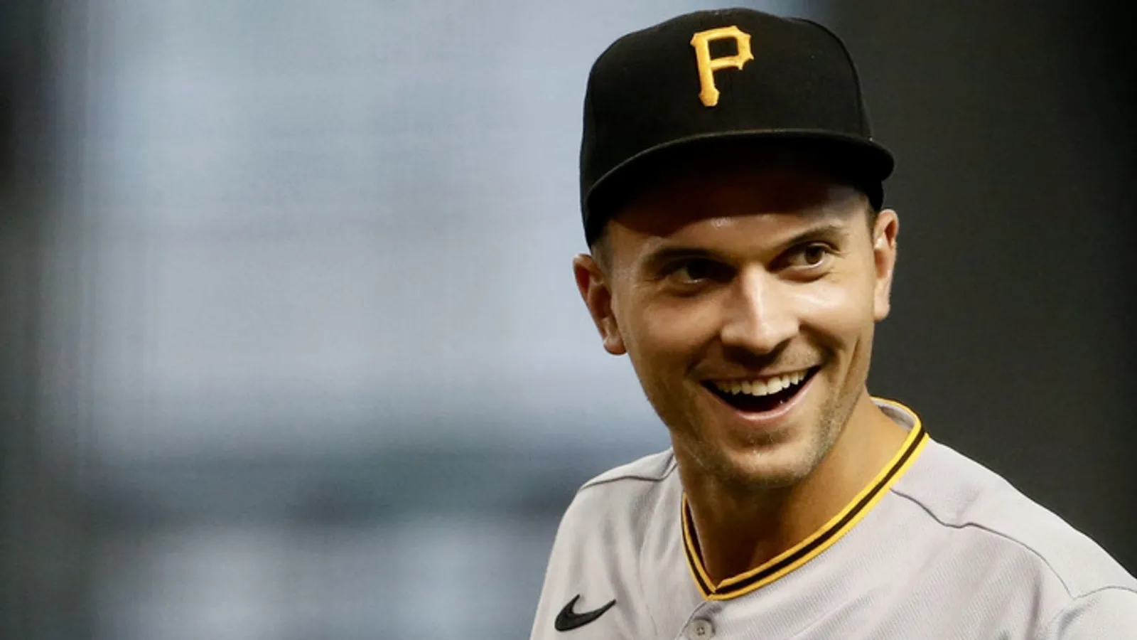 pirates trade adam frazier to padres