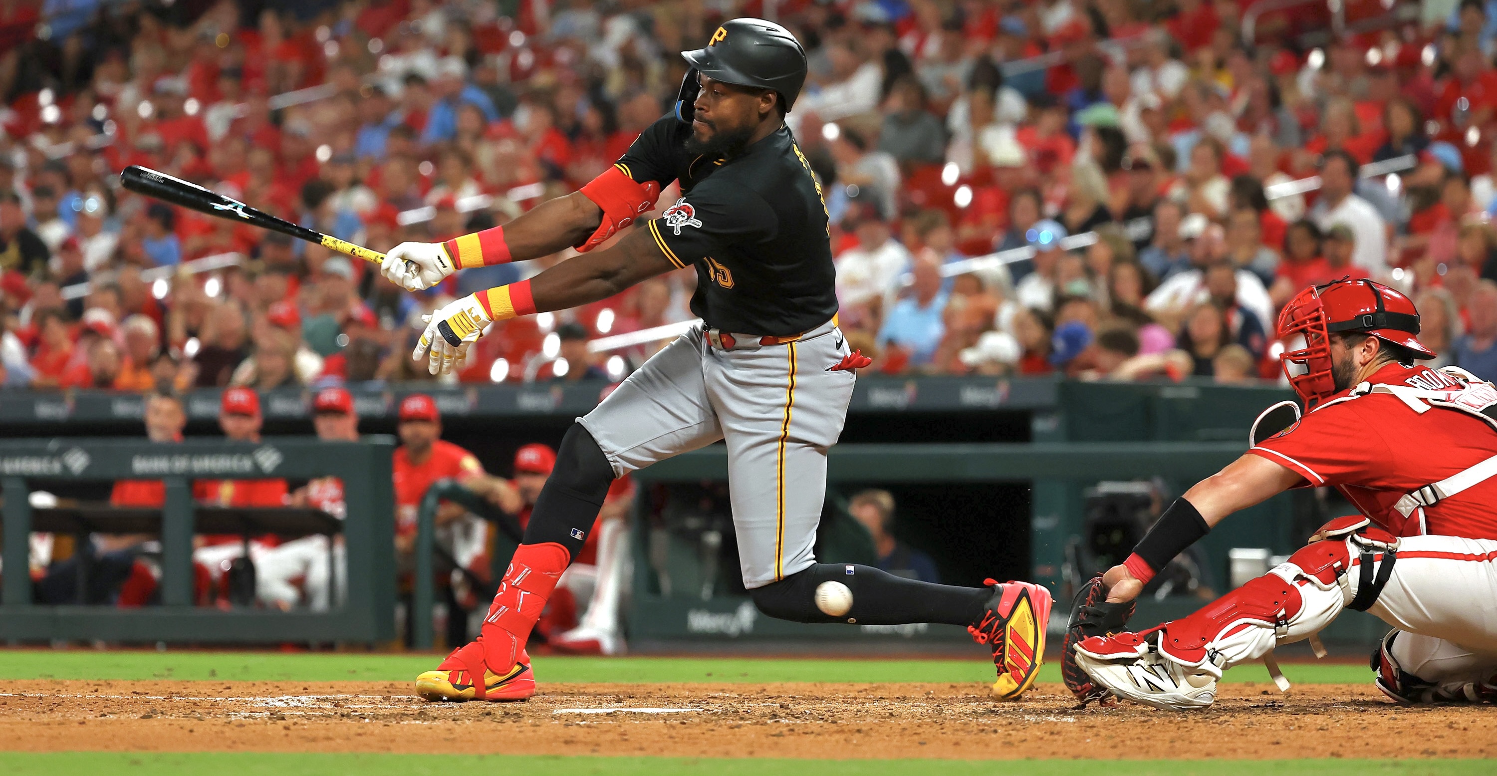Pirates' offense keeps lacking contact, chemistry ... everything
