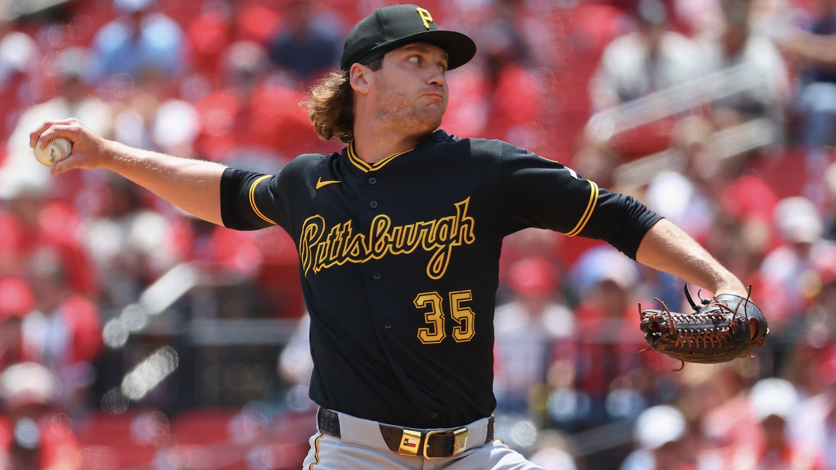 Braxton Ashcraft throws a pitch in the first inning of Thursday's game at Busch Stadium.