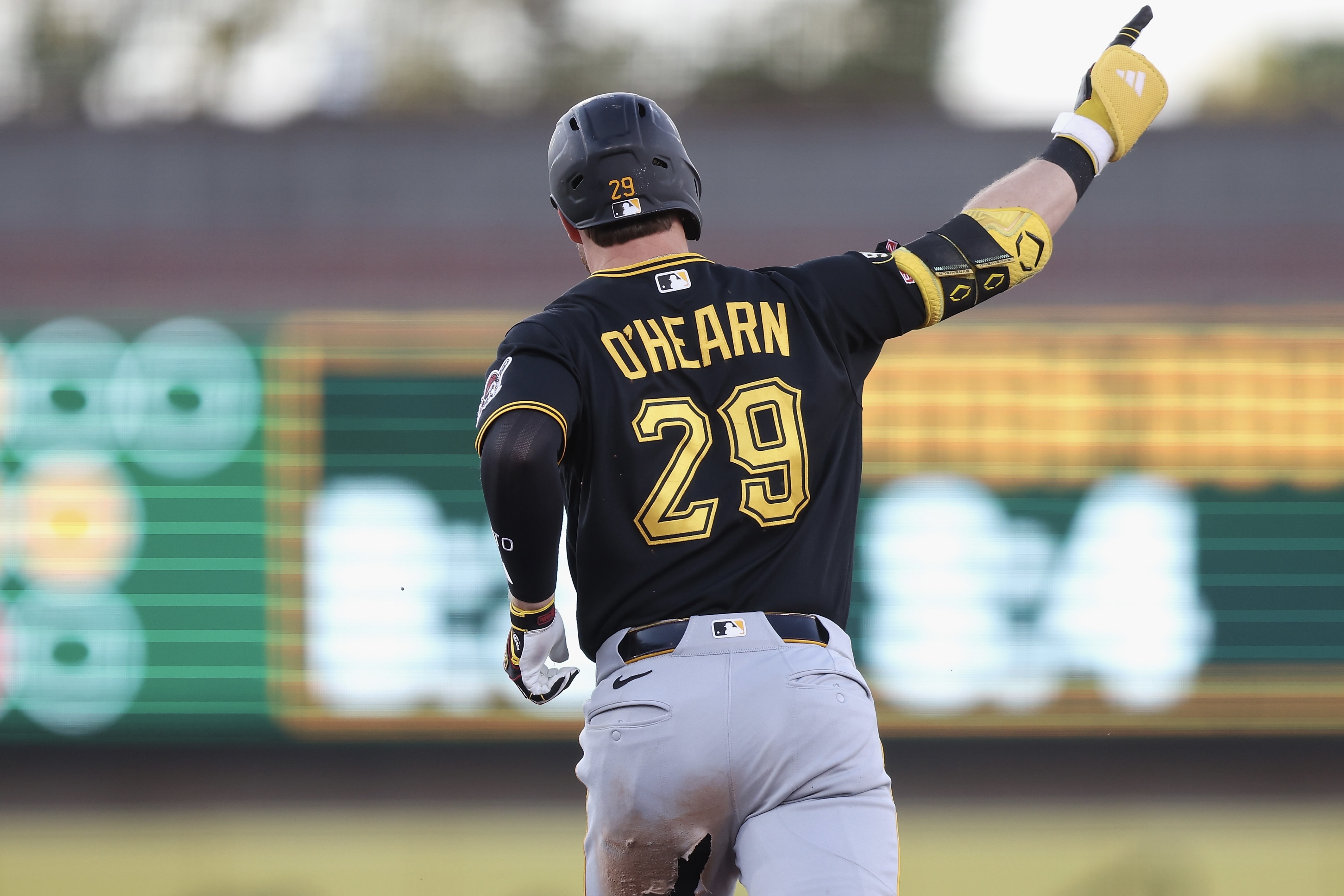 Ryan O'Hearn circles the bases after his two-run home run in the fourth inning Wednesday night in Sacramento, Calif.