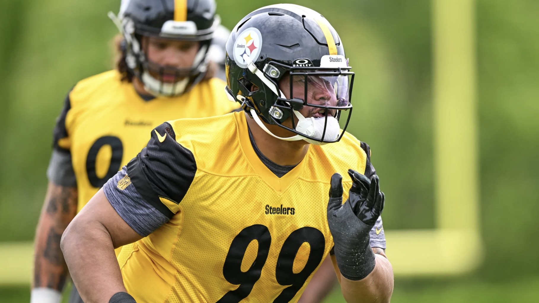 Derrick Harmon participates in practice during OTAs at the UPMC Rooney Sports Complex.
