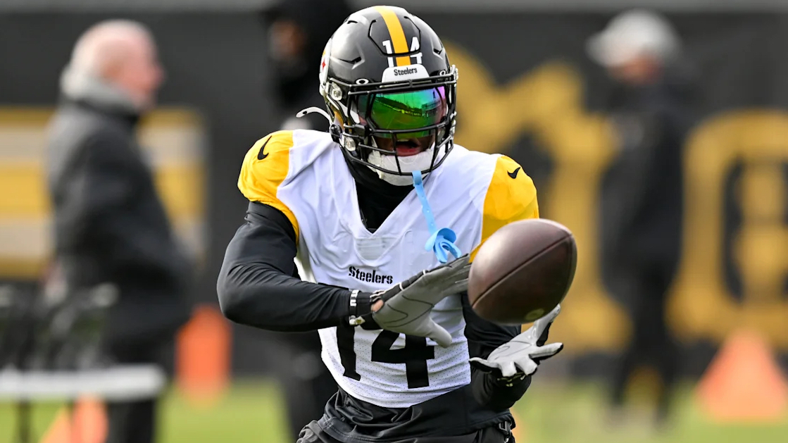 George Pickens during Steelers practice at the UPMC Rooney Sports Complex. George Pickens during Steelers practice at the UPMC Rooney Sports Complex.