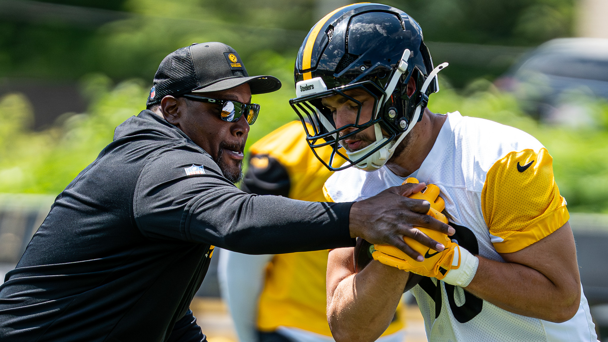 Pat Freiermuth works through a ball security drill Tuesday on the South Side.