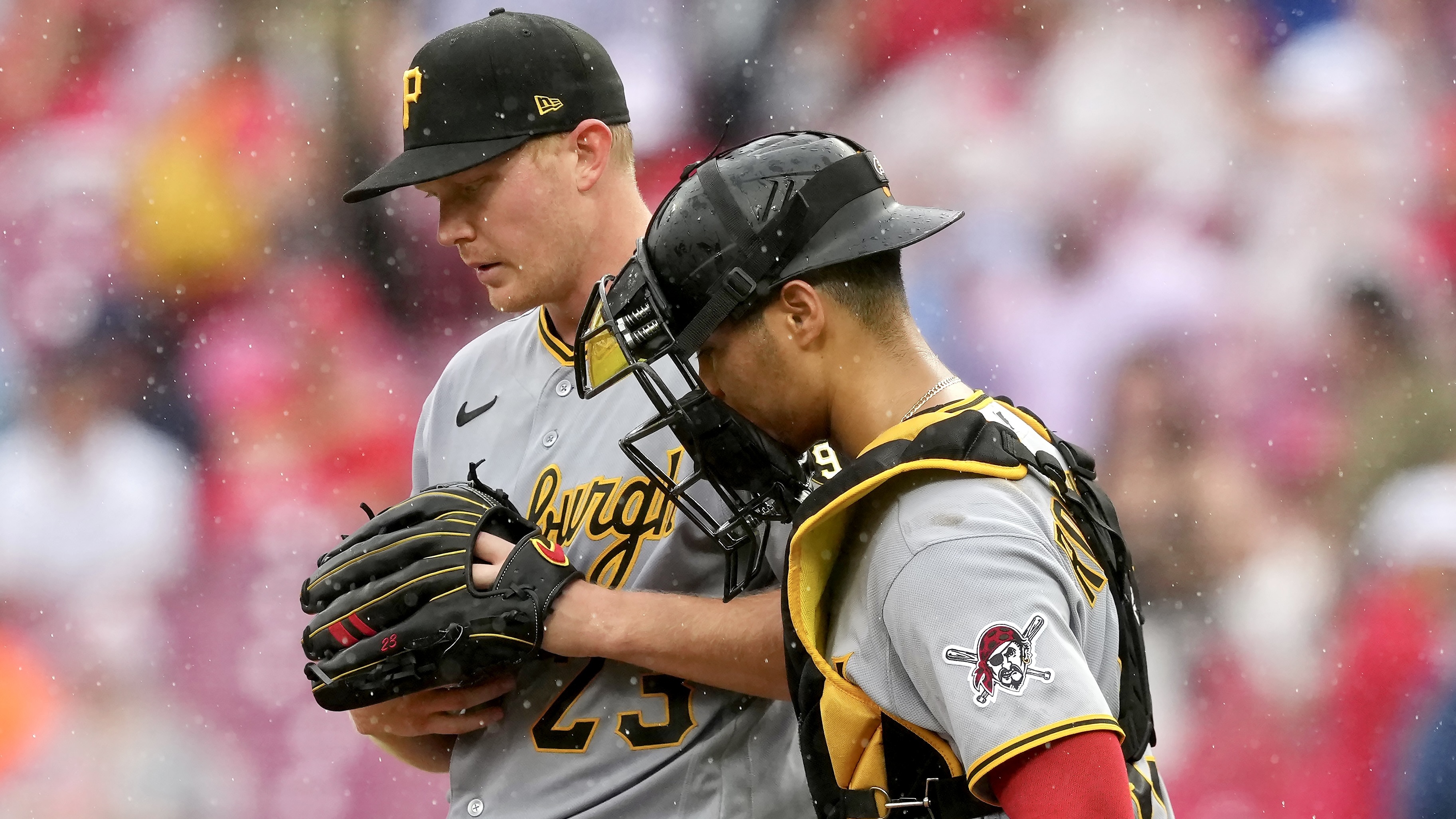 Keller struggles as Pirates drop series to Reds