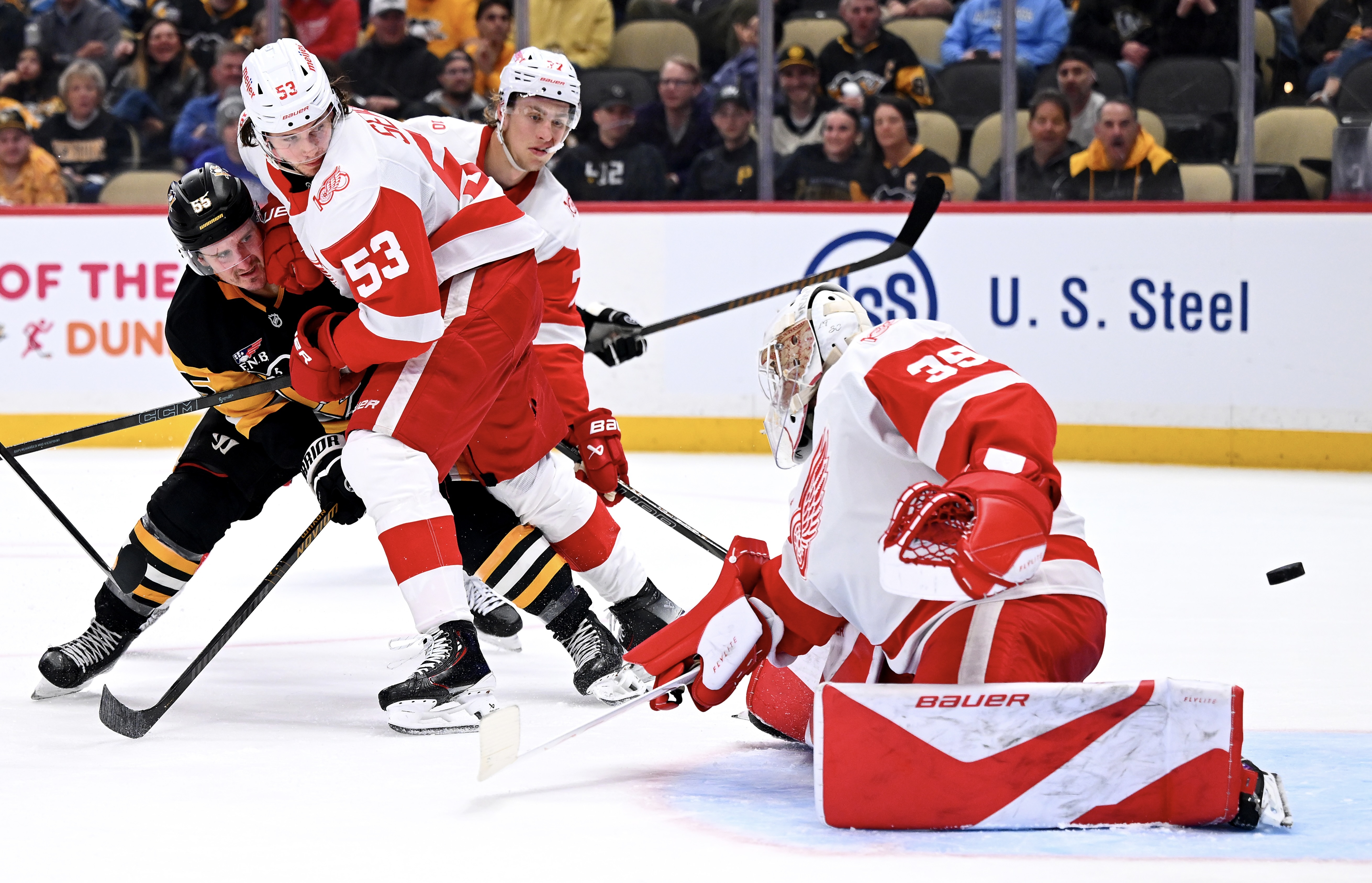 Noel Acciari scores in the third period of the Penguins' win Tuesday at PPG Paints Arena