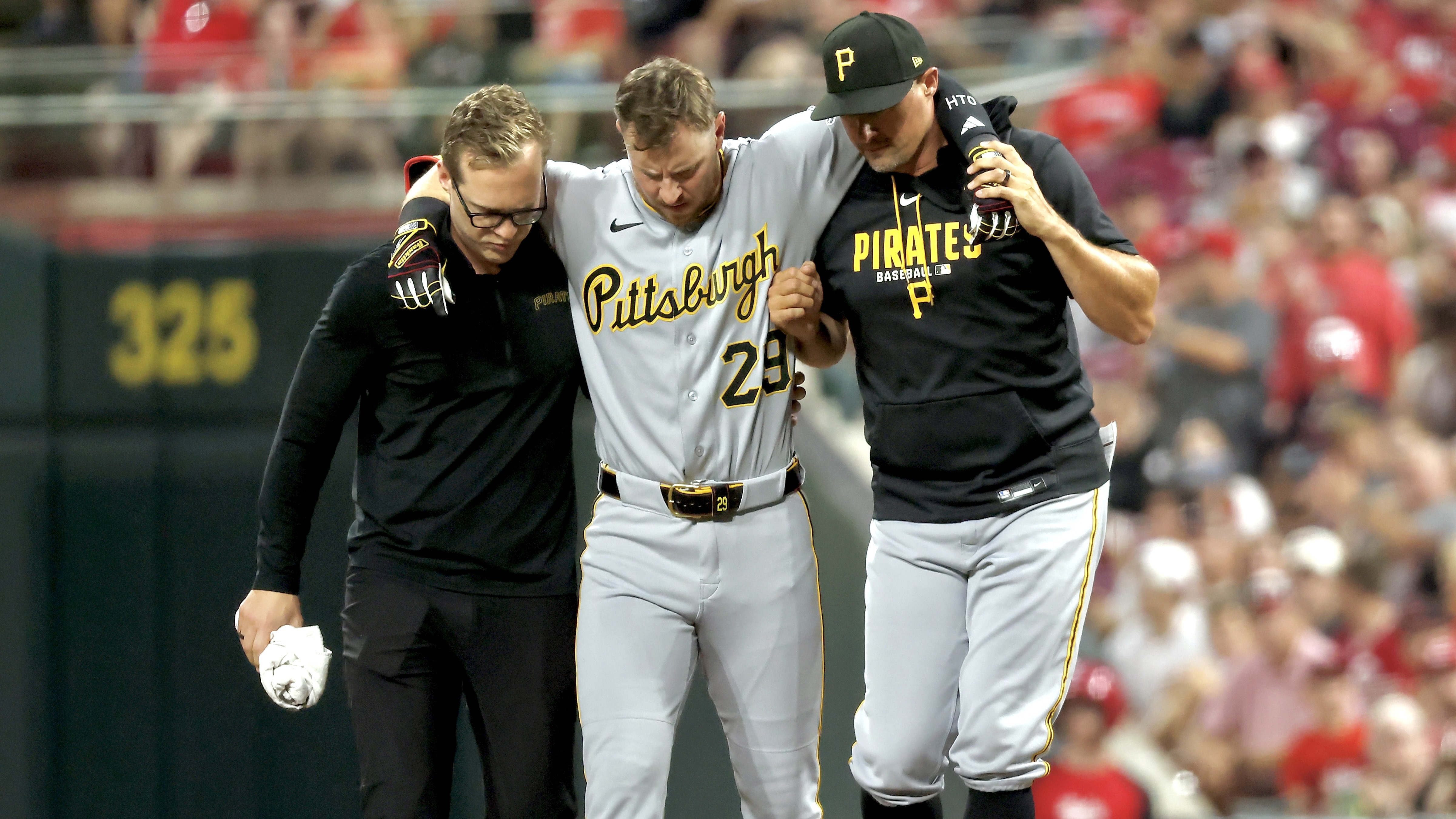Pirates' Ryan O'Hearn exits with quad injury