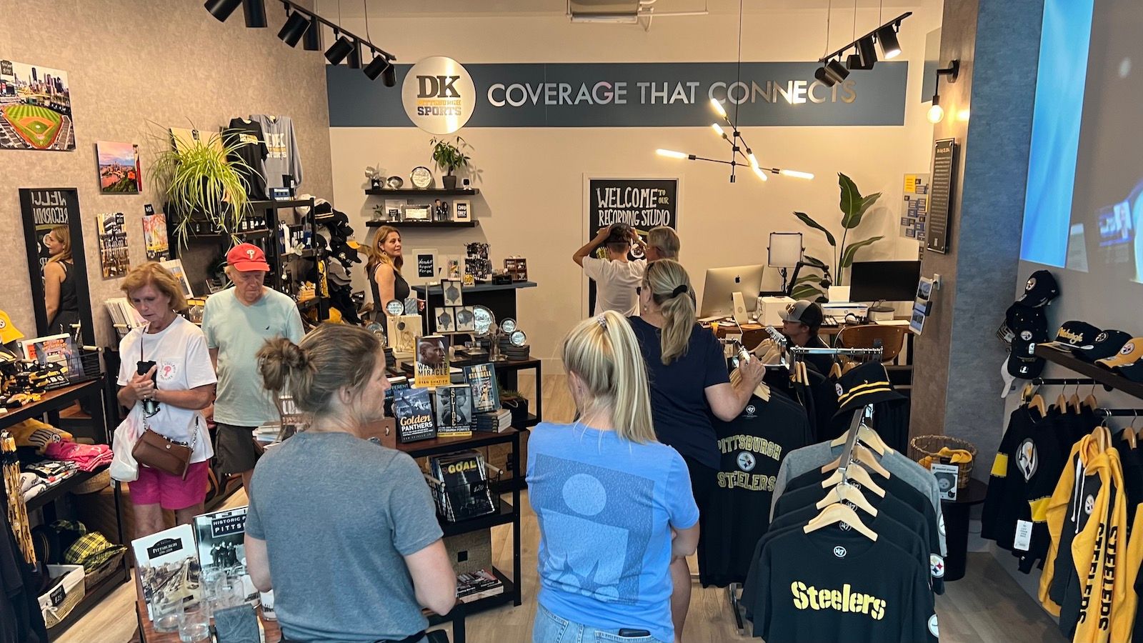 steelers apparel stores near me