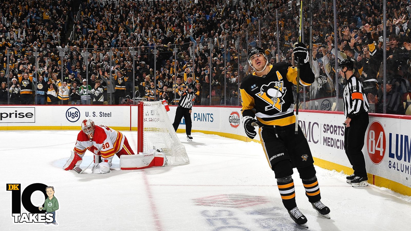 Pittsburgh Penguins Engeni Malkin acknowledges the fans during the