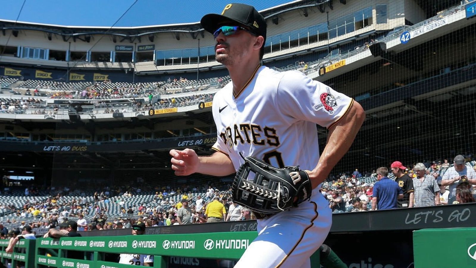 Bryan Reynolds requests trade from Pirates: Everything to know