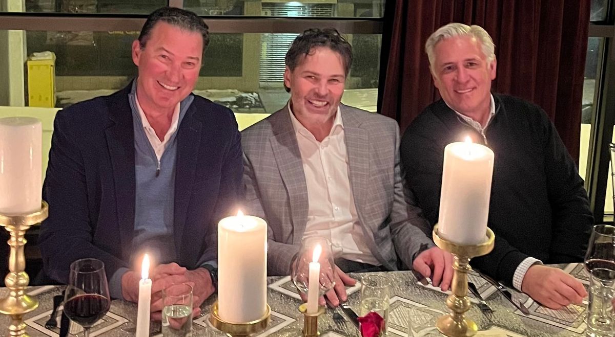 Mario Lemieux, Jaromir Jagr, Ron Francis, Saturday night at a restaurant on Mount Washington. Mario Lemieux, Jaromir Jagr, Ron Francis, Saturday night at a restaurant on Mount Washington.