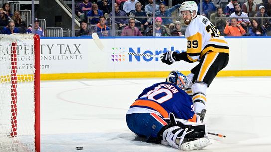 Mantha, Brazeau coming up BIG taken Elmont, N.Y.. Photo by GETTY