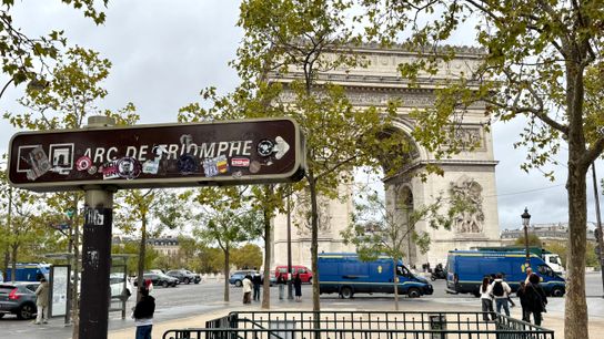 Video: Paris' signature street taken Paris (Steelers multimedia)