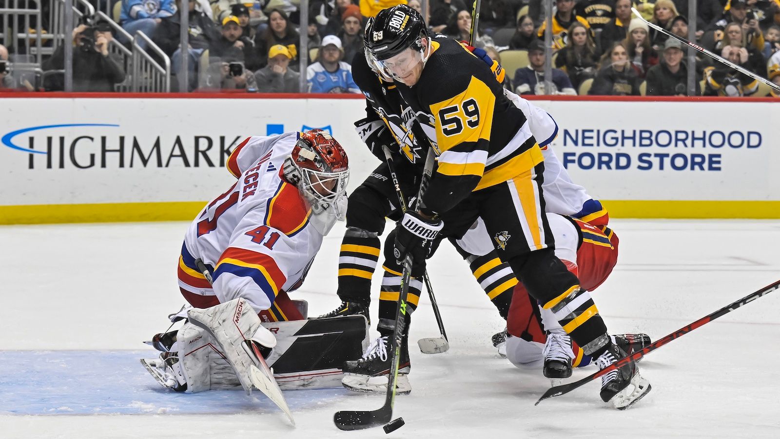 Hamilton scores in OT to give Devils 2-1 win over Penguins