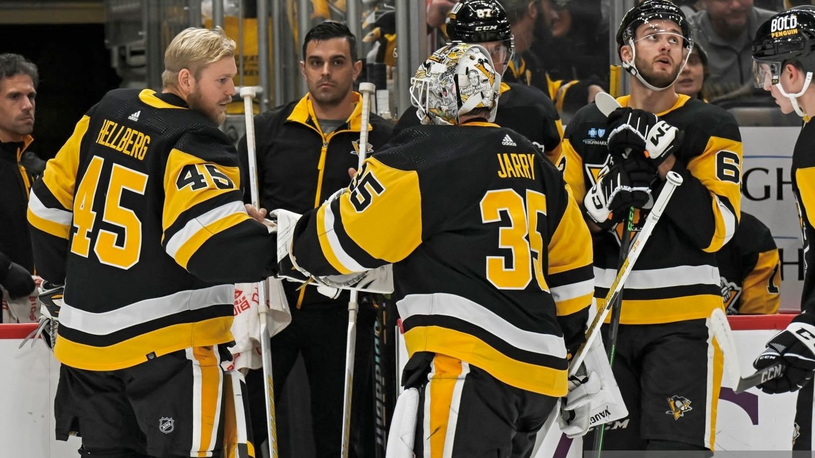 Penguins goaltender Tristan Jarry has new look to go with new contract