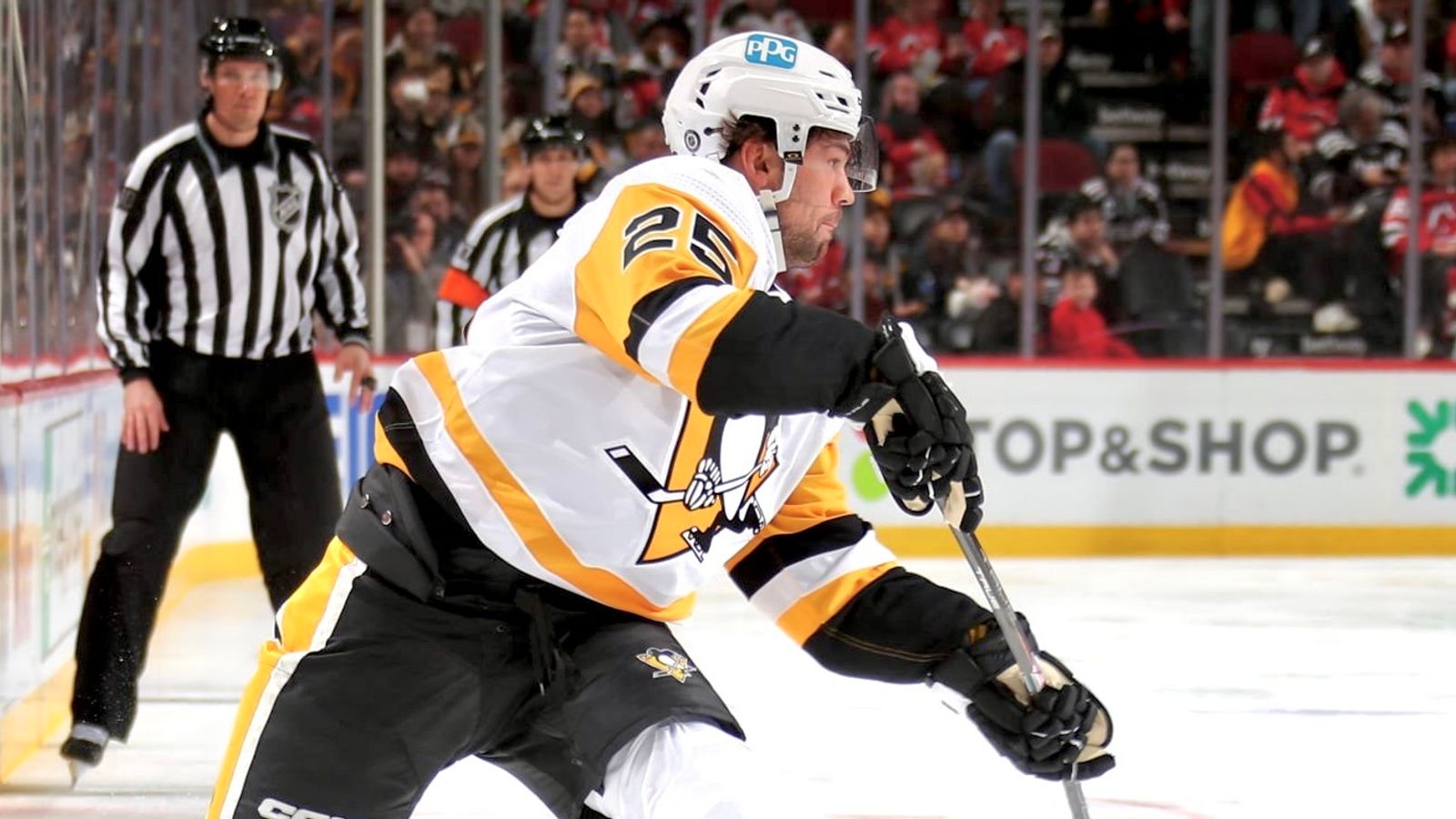 Devils further damage Penguins' playoff hopes in win