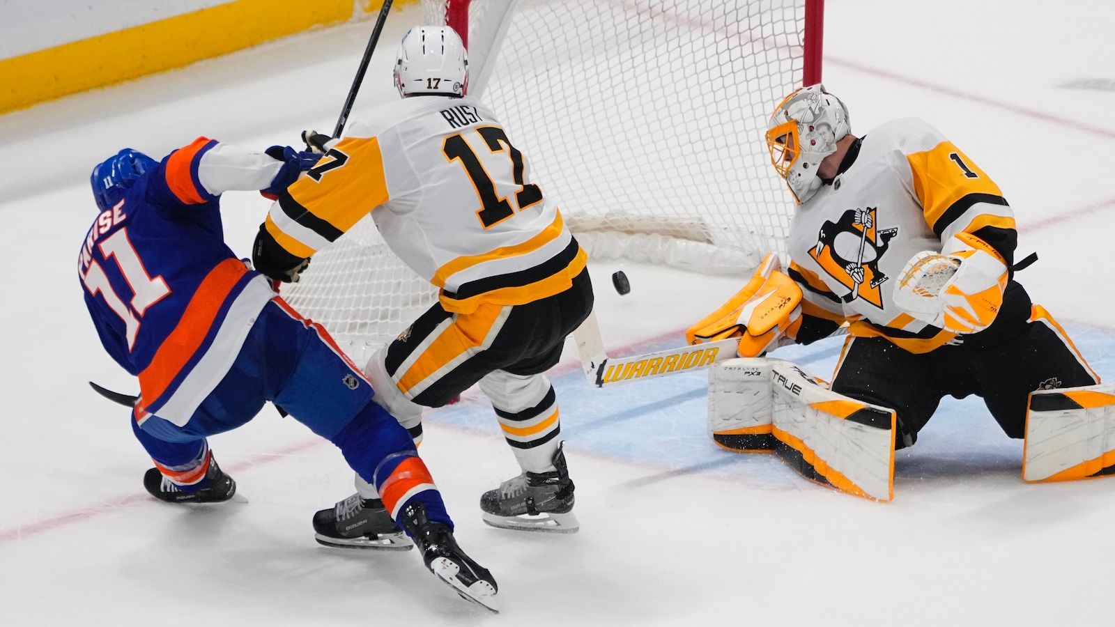 Barzal, Lee, Bailey lead Islanders past Penguins, 5-1
