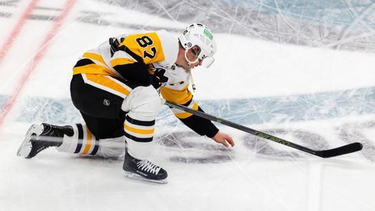 Jokinen interviews Crosby about future, Finns taken Downtown