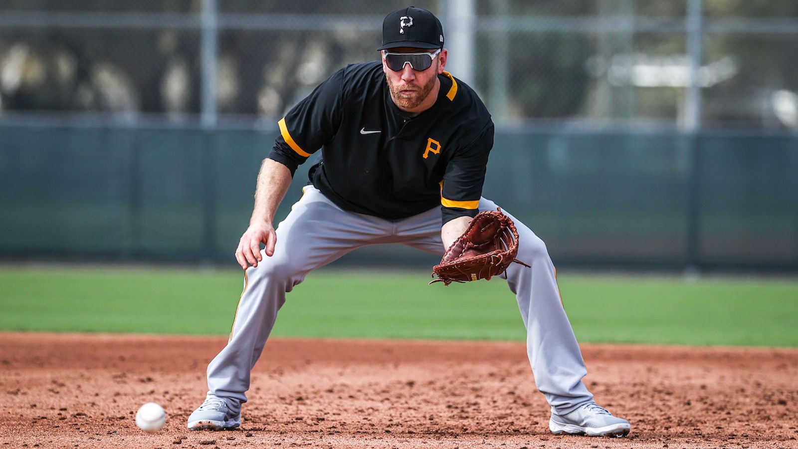 Todd Frazier opts out of contract with Pirates