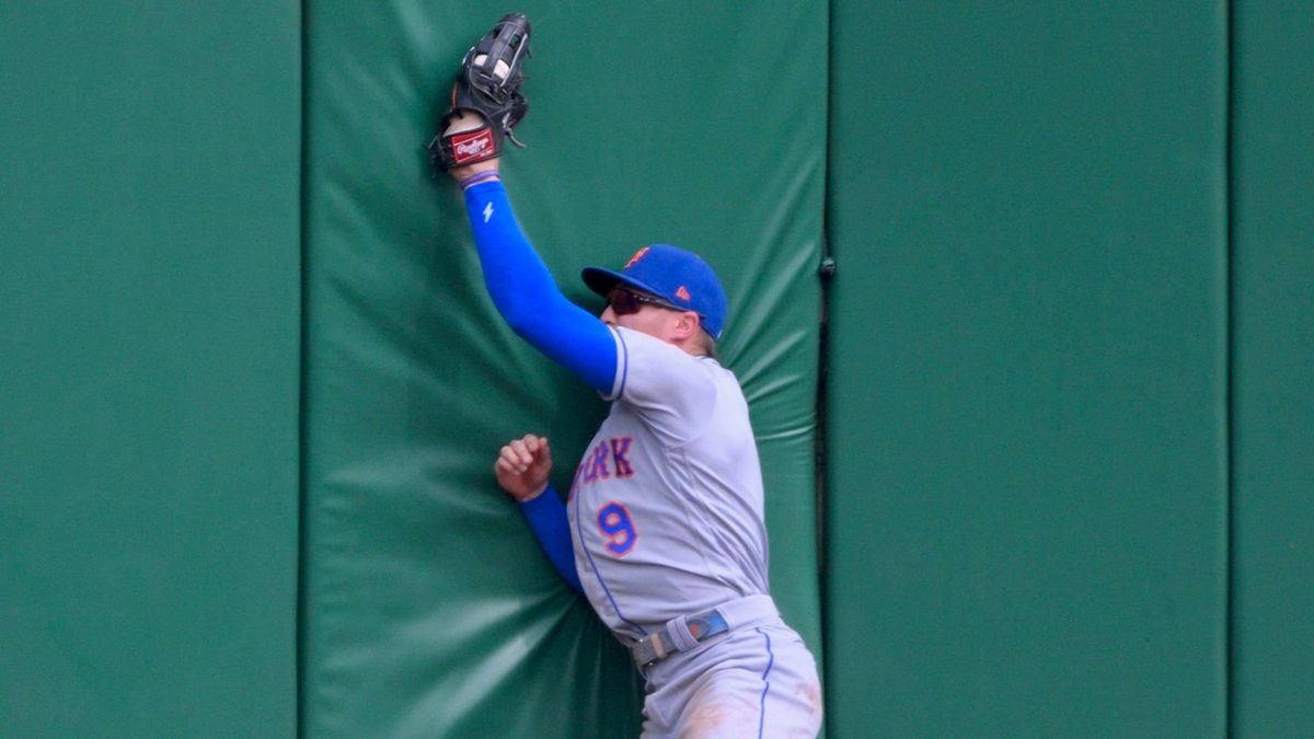 Brandon Nimmo makes a catch at the wall to rob Connor Joe of an extra-base hit in the third inning Saturday. Brandon Nimmo makes a catch at the wall to rob Connor Joe of an extra-base hit in the third inning Saturday.