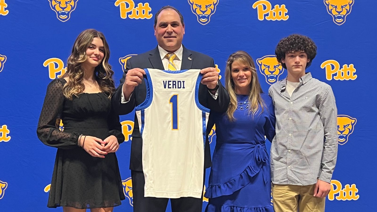 Pitt best sale women's basketball
