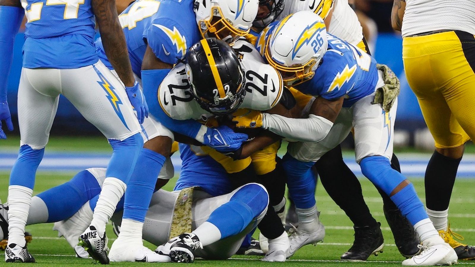 Najee Harris Keeps Steelers In Playoff Race With One Game Left
