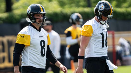 Rodgers a 'huge help' in Allar's development taken Pittsburgh. Photo by GREG MACAFEE / DKPS