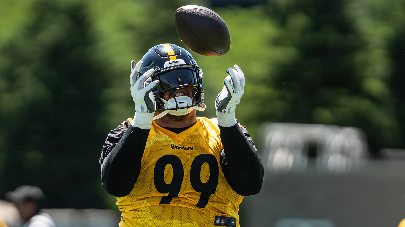 Derrick Harmon catches a ball Friday at the UPMC Rooney Sports Complex during individual drills. - GREG MACAFEE / DKPS