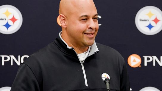 Khan speaks on health, Roberts, rookies taken in Pittsburgh (Top story). Photo by STEELERS