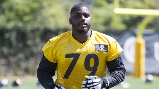 Carter's Classroom: Hargrave getting his nose dirty early taken at Highmark Stadium (Steelers)