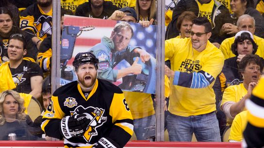 Streak lives on: Kessel plays vs. Capitals taken at PPG Paints Arena (Penguins)
