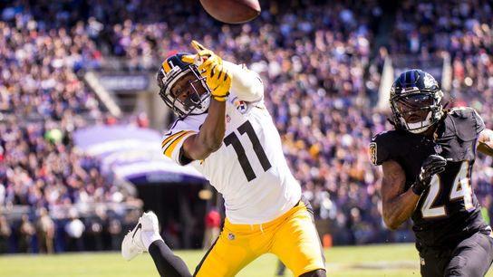 Steelers sign Hunter, make it official with Ridley, Behre taken at Rooney Sports Complex (Steelers)