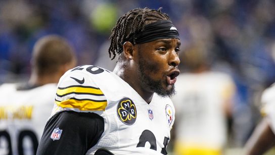 Colbert: Steelers put Bell contract talks on hold for now taken at Orlando, Fla. (Steelers)