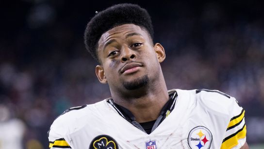 Smith-Schuster wins Joe Greene Award as top rookie, DeCastro wins Chief taken at Rooney Sports Complex (Steelers)