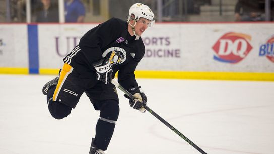 Crosby joins Penguins for practice, still no contact taken in Cranberry, Pa. (Penguins)