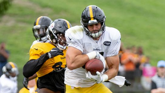 Beyond reliable James, Steelers in tight spot taken at Rooney Complex (Steelers)