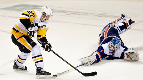 Drive to the Net: Greiss' backhand swipe taken in New York (Penguins)