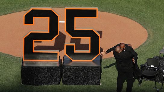 Bonds thanks Pittsburgh at retirement ceremony taken in San Francisco (Courtesy of StepOutside.org)