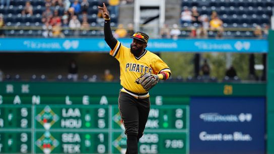 Harrison, Mercer earn standing O in farewell taken at Highmark Stadium (Courtesy of StepOutside.org)