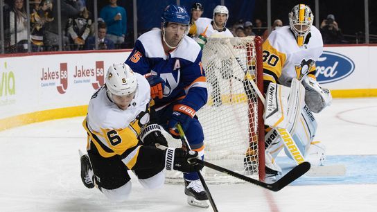 Business-like big rally brings down Islanders ☕ taken in New York (Penguins)