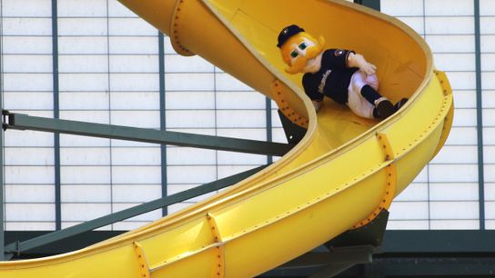 Take a tour: Weeknight at Bernie's taken in Milwaukee (Pirates)