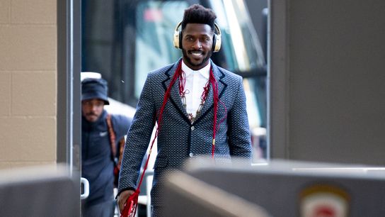 Brown posts cryptic 'open for business' tweet taken at Highmark Stadium (Steelers)