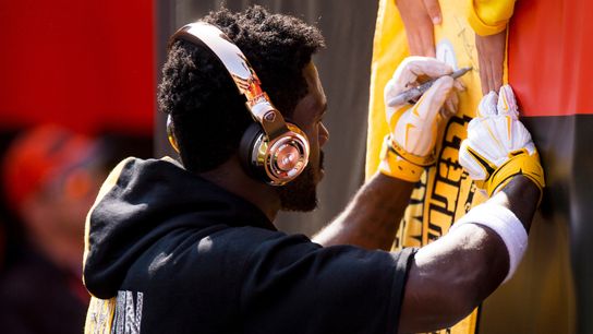 AB pens tribute to late coach Darryl Drake with IG post taken at Highmark Stadium (Courtesy of GetGo)