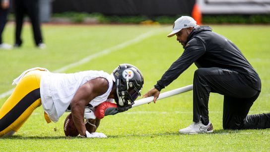 Carter's Classroom: Grimble better dig deep ☕ taken at Rooney Complex (Steelers)