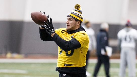 Carter: Believe it or not, it's not all on Steelers' D vs. Brady taken at Highmark Stadium (Steelers)