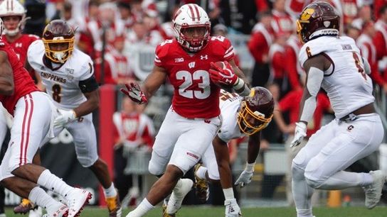 Month-out mock draft: Steelers get big-time back taken on the North Shore (Steelers)