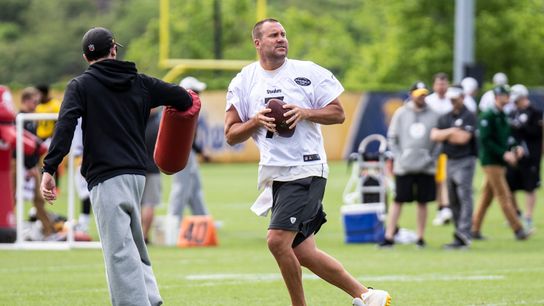 Carter's Classroom: Ben's mobility a red-zone boost ☕ taken at Rooney Complex (Steelers)
