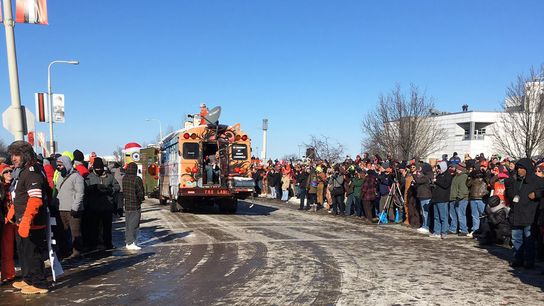 Browns fans host ‘Perfect Season parade’ taken at Highmark Stadium (Steelers)