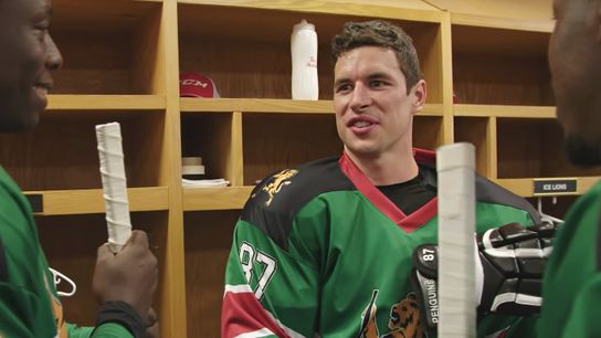 Crosby surprises Kenyan hockey team taken at Highmark Stadium (Penguins)