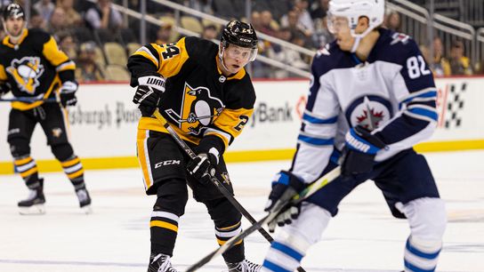 Penguins expect more production from Kahun taken at PPG Paints Arena (Penguins)