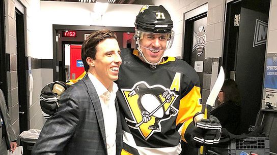 Fleury pranks Crosby, Malkin at NHL event taken at Highmark Stadium (Penguins)